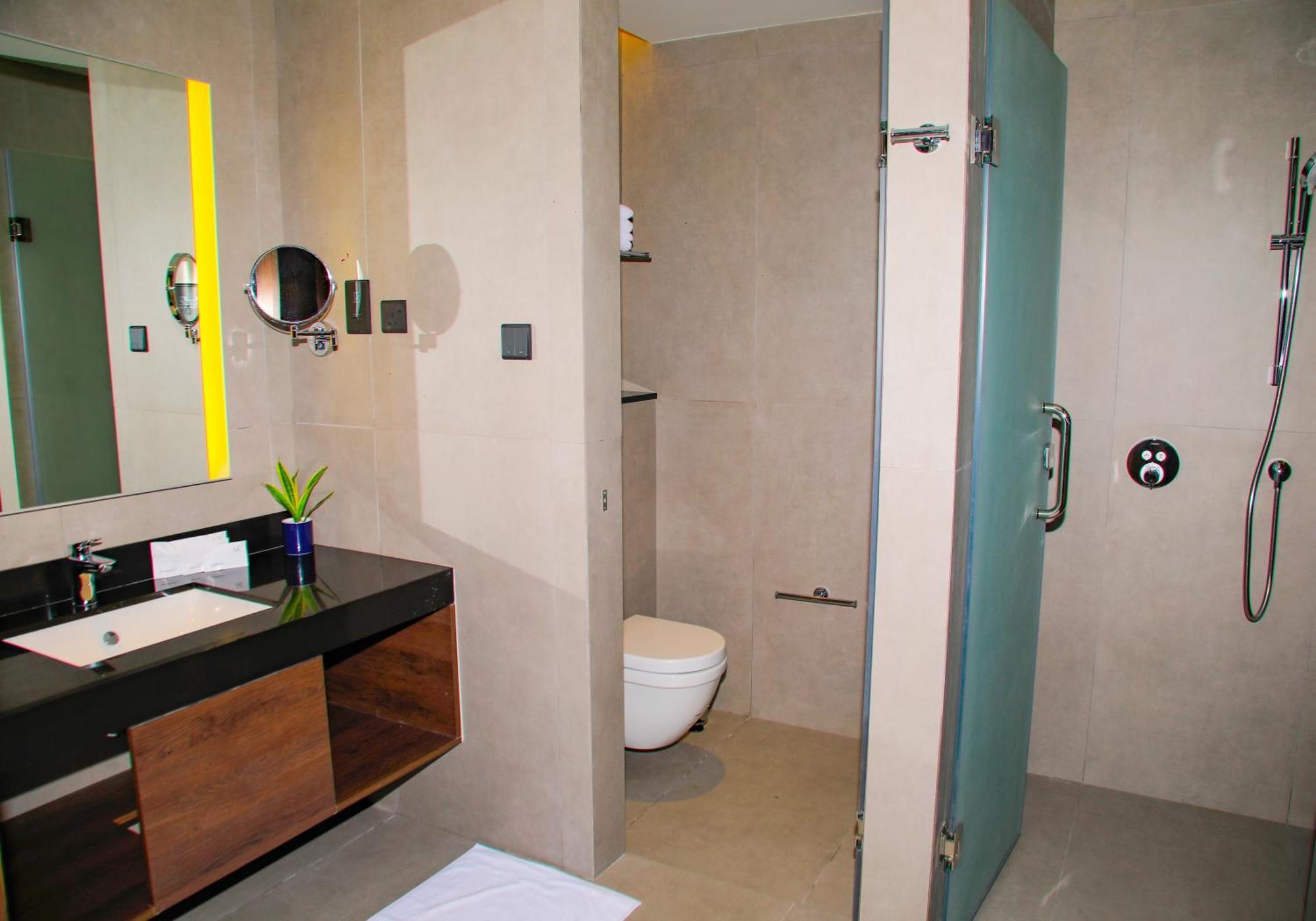 Deluxe Double with Partial Sea View